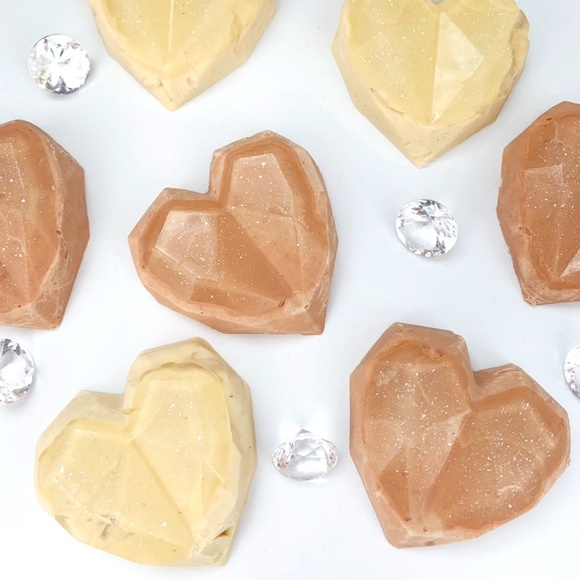 🔴SOLD OUT Two Natural Shea Butter Hearts Hand & Body Soaps (french yellow clay) - Picture 3 of 5